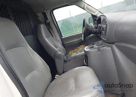 2005 Ford E-250 Commercial/Recreational z USA, uszkodzony, nr VIN 1FTNE24W05HA47622